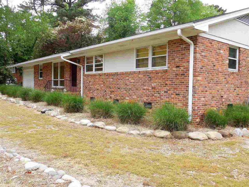 5816 Shawood Dr, Raleigh, NC 27609
