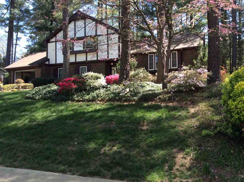 5816 Timber Ridge Dr, Raleigh, NC 27609