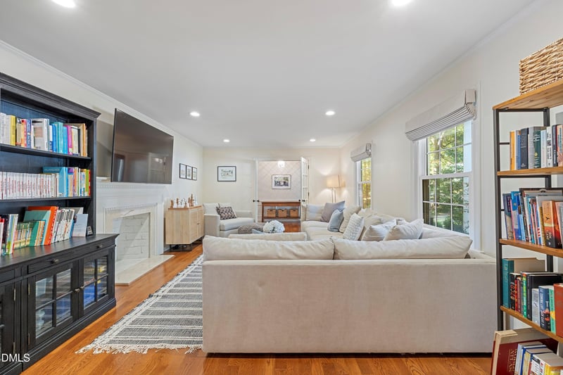 5816 Winthrop Dr, Raleigh, NC 27612
