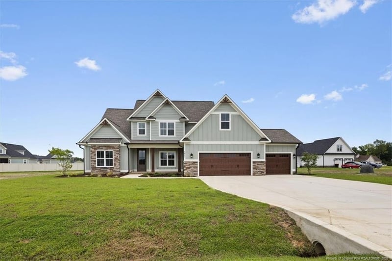 5817 Dottie Cir, Hope Mills, NC 28348