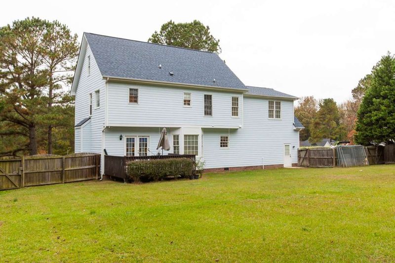 5817 Lunenburg Dr, Raleigh, NC 27603