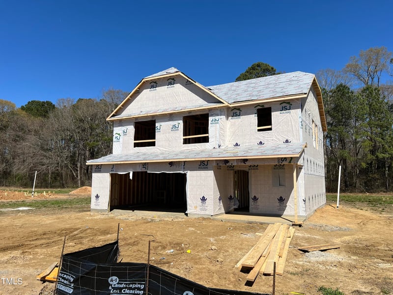5817 Panther Dr, Hope Mills, NC 28348
