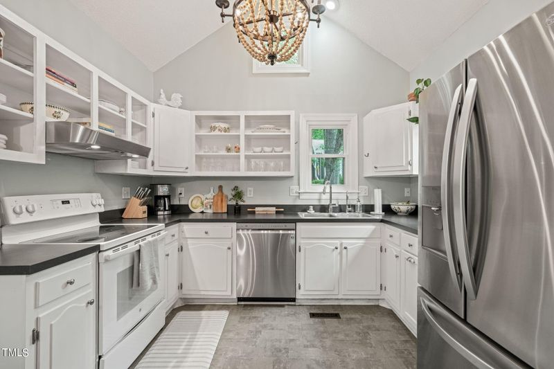 5818 Sentinel Dr, Raleigh, NC 27609