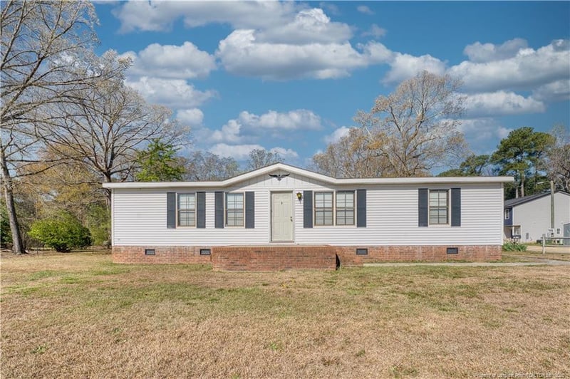 582 Ohmer Dr, Fayetteville, NC 28314