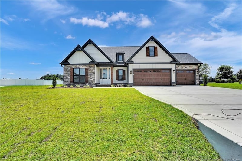 5820 Dottie Cir, Hope Mills, NC 28348