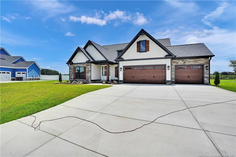 5820 Dottie Cir, Hope Mills, NC 28348