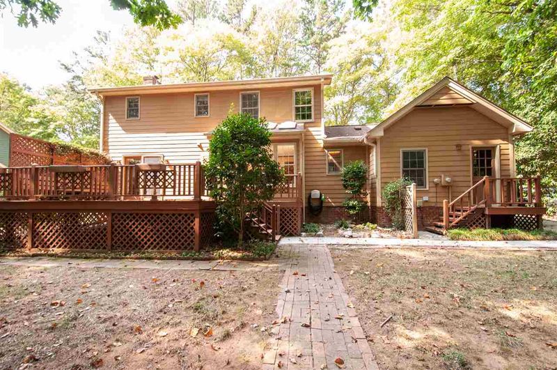 5820 Hedgemoor Dr, Raleigh, NC 27612