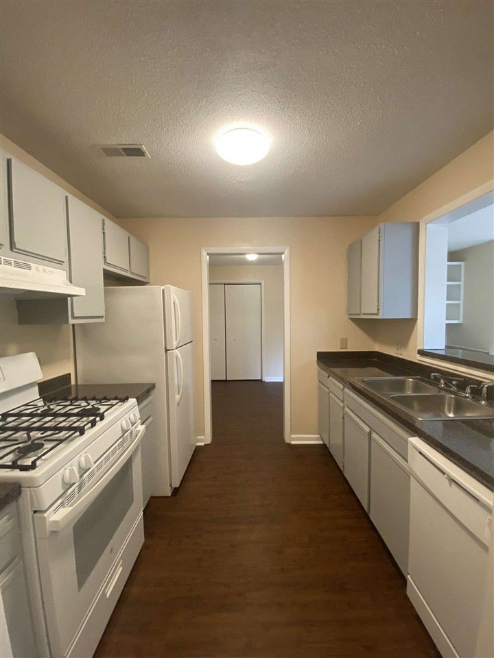 5820 Pointer Dr #202, Raleigh, NC 27609
