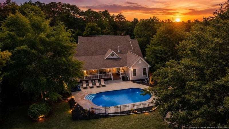 5821 Mockingbird Ln, Sanford, NC 27332