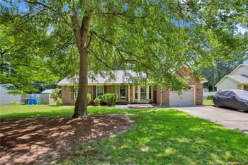 5821 Tuckertown Ln, Fayetteville, NC 28314