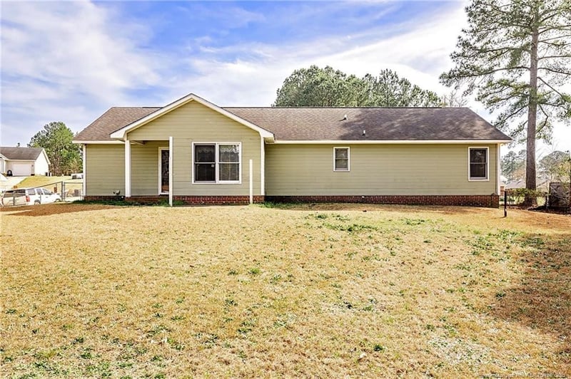 5822 Ridgecrest Dr, Hope Mills, NC 28348