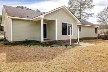 5822 Ridgecrest Dr, Hope Mills, NC 28348