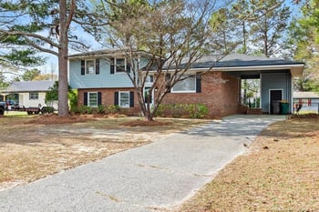 5823 Fairway Dr, Hope Mills, NC 28348