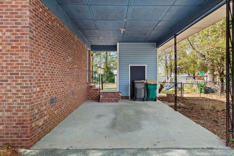 5823 Fairway Dr, Hope Mills, NC 28348