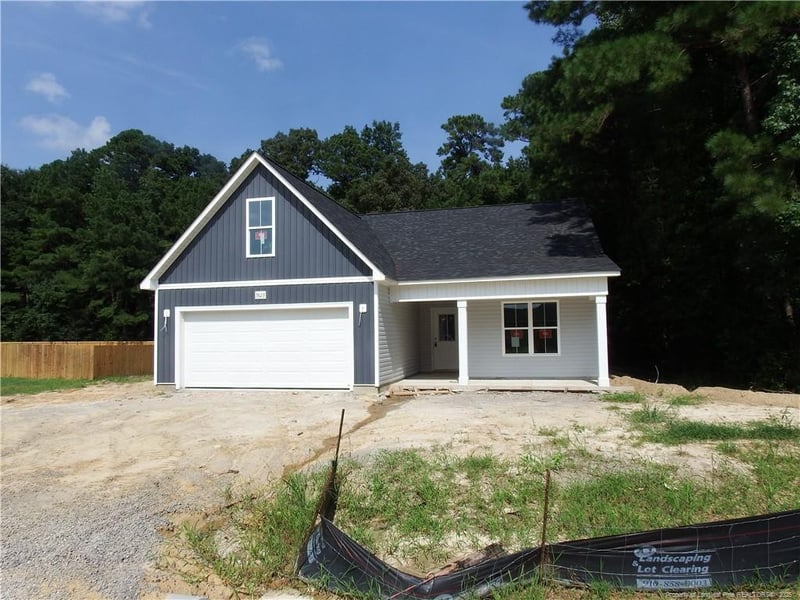 5823 Panther Dr, Hope Mills, NC 28348