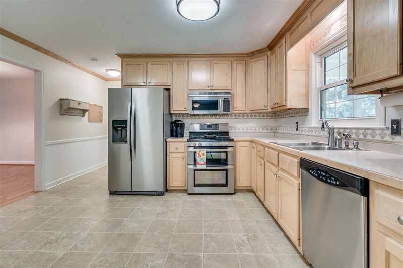 5824 Kiltshire Rd, Durham, NC 27712