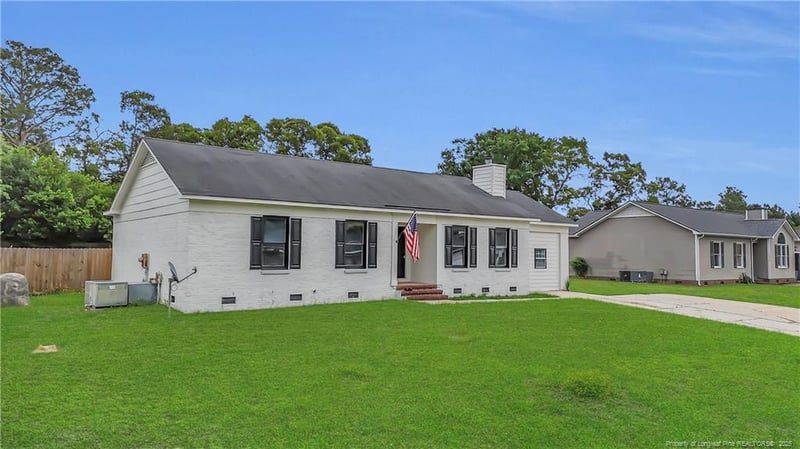 5824 Labonte Dr, Hope Mills, NC 28348