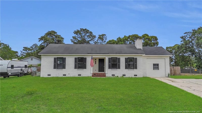 5824 Labonte Dr, Hope Mills, NC 28348