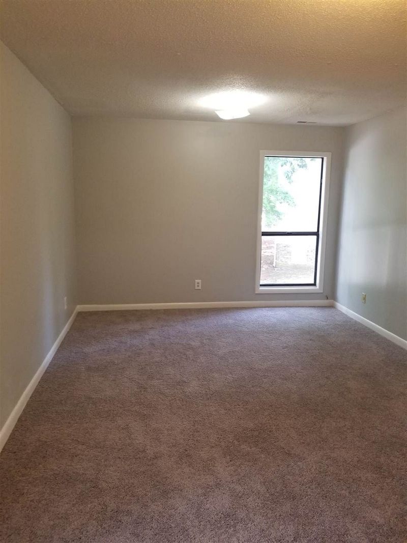 5824 Pointer Dr #202, Raleigh, NC 27609