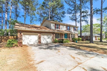 5826 Weatherford Rd, Fayetteville, NC 28303