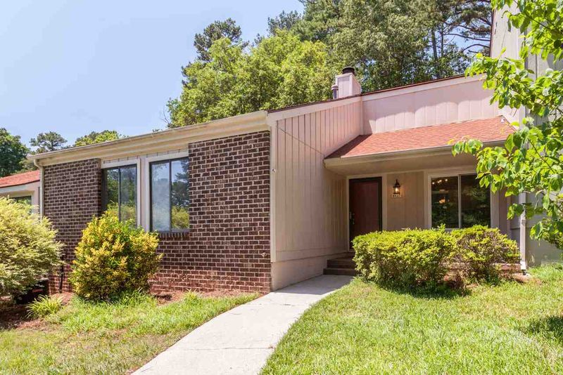 5827 Whitebud Dr, Raleigh, NC 27609