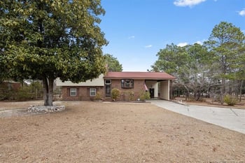 5828 Fairway Dr, Hope Mills, NC 28348