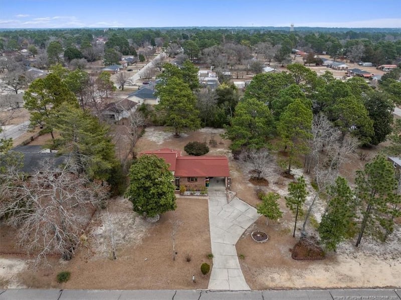 5828 Fairway Dr, Hope Mills, NC 28348