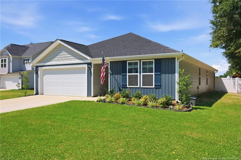 5828 Panther Dr, Hope Mills, NC 28348