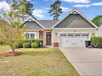5829 Crepe Myrtle Dr, Hope Mills, NC 28348