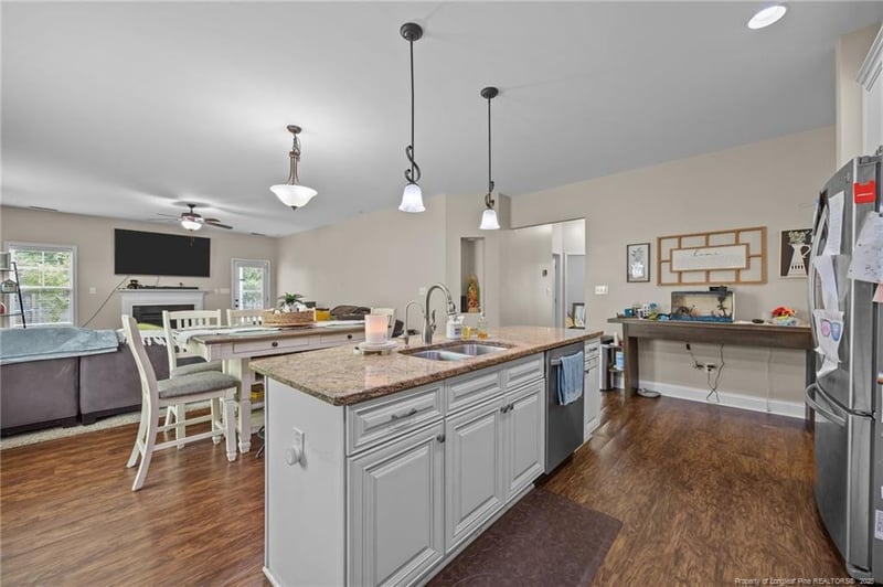 5829 Crepe Myrtle Dr, Hope Mills, NC 28348