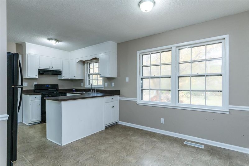 5829 Shamrock Rd, Durham, NC 27713