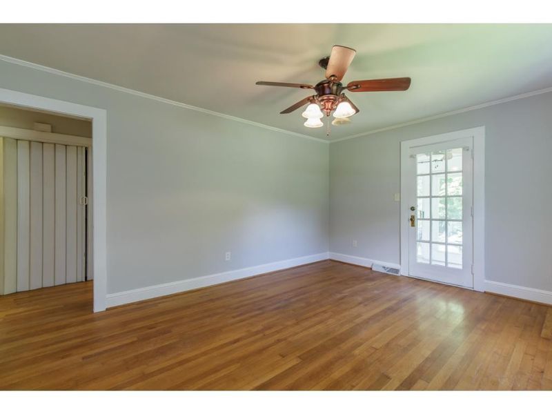583 Parkview Dr, Burlington, NC 27215