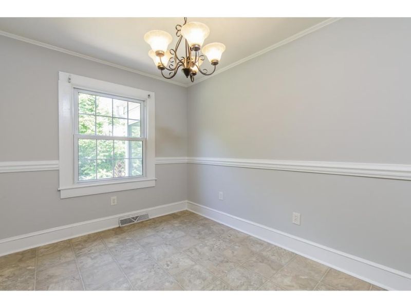 583 Parkview Dr, Burlington, NC 27215