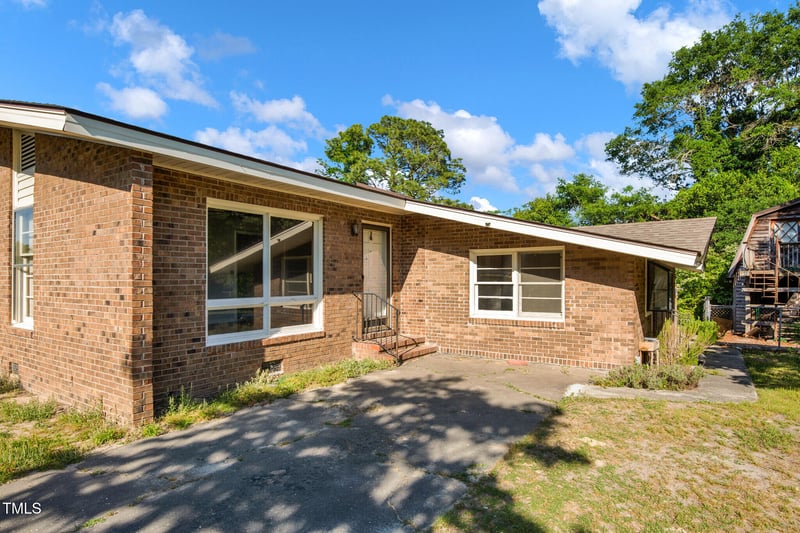 5830 Mcdougal Dr, Fayetteville, NC 28304