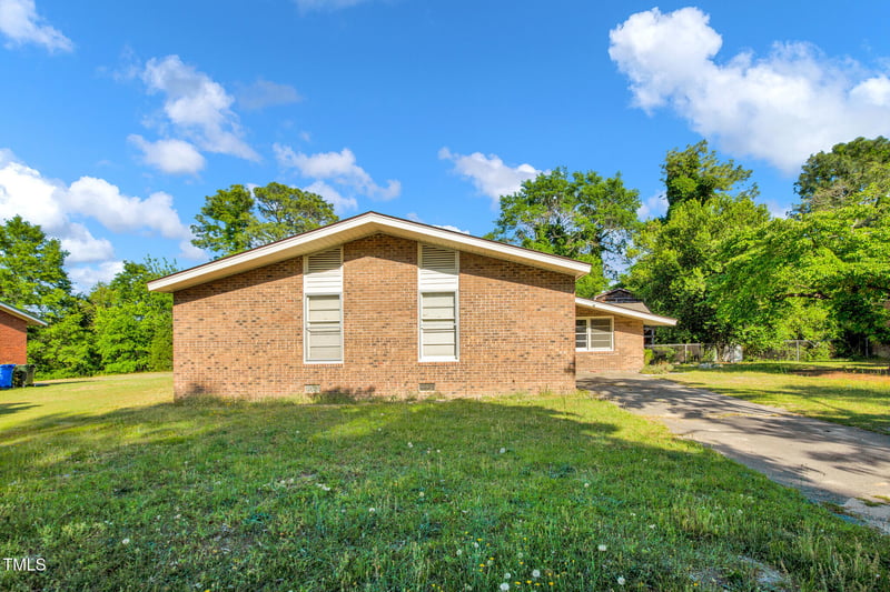 5830 Mcdougal Dr, Fayetteville, NC 28304
