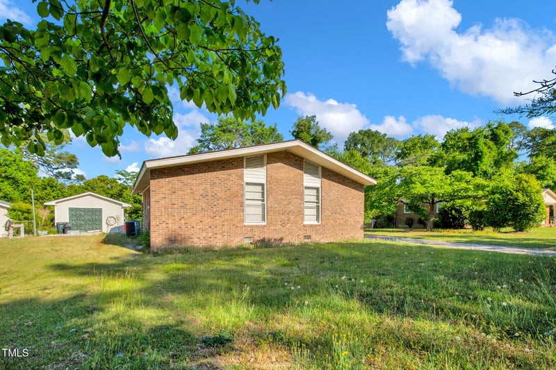 5830 Mcdougal Dr, Fayetteville, NC 28304