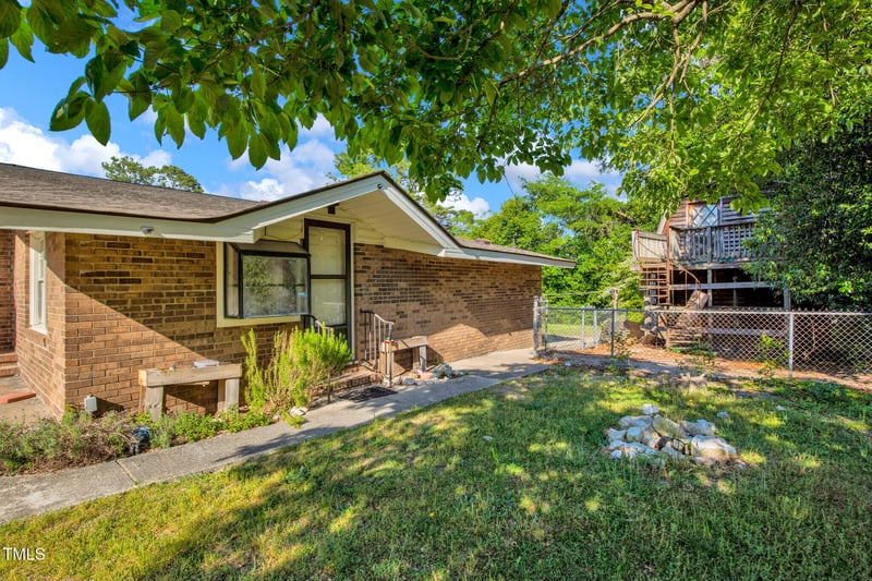 5830 Mcdougal Dr, Fayetteville, NC 28304