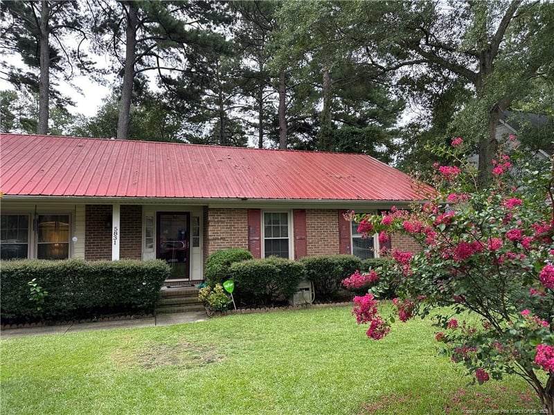 5831 Pettigrew Dr, Fayetteville, NC 28314