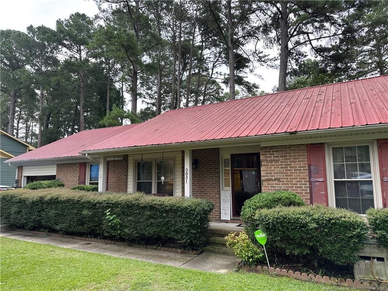 5831 Pettigrew Dr, Fayetteville, NC 28314