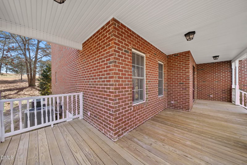 5833 Mockingbird Ln, Sanford, NC 27332