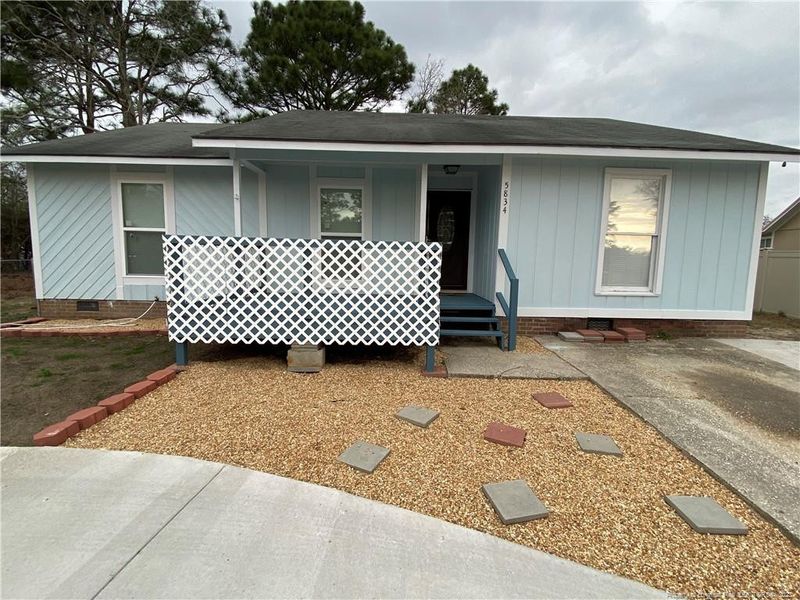 5834 Nicolet Dr, Hope Mills, NC 28348