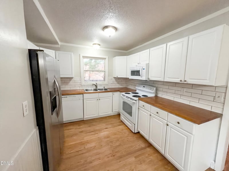 5834 Waters Edge Dr, Fayetteville, NC 28314