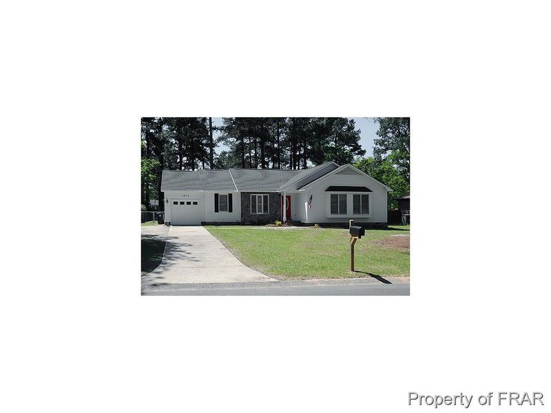 5835 Rivercroft Rd, Fayetteville, NC 28304