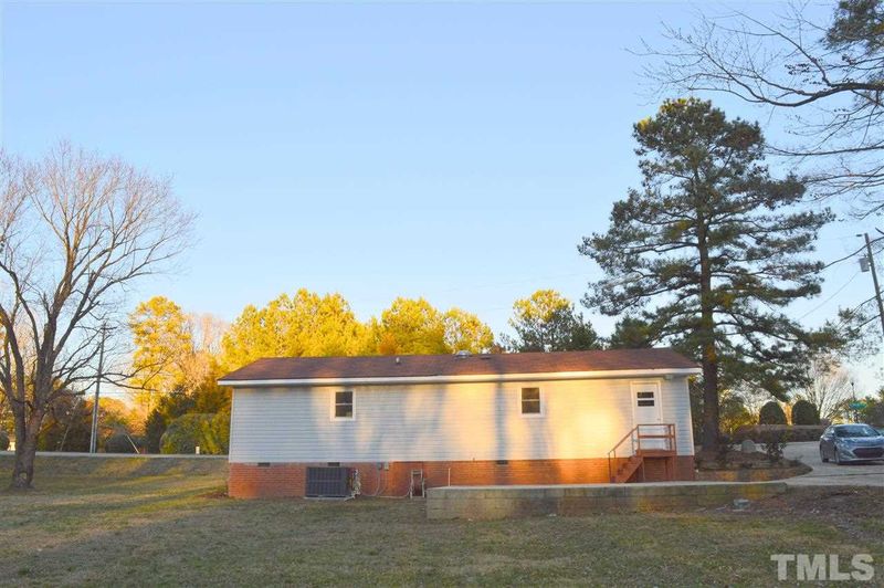 5837 Yates Mill Pond Rd, Raleigh, NC 27606