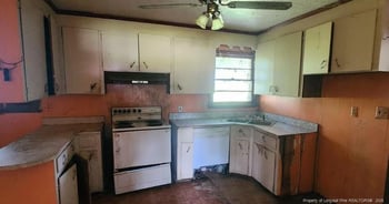 5838 Us Highway 301, Rowland, NC 28383