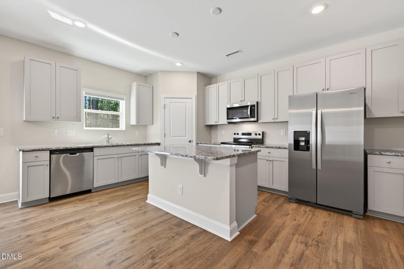584 Barrington Row Ave, Zebulon, NC 27597