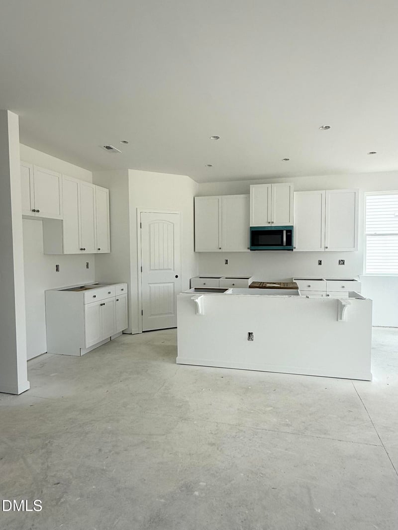 584 Providence Creek Dr, Fuquay Varina, NC 27526