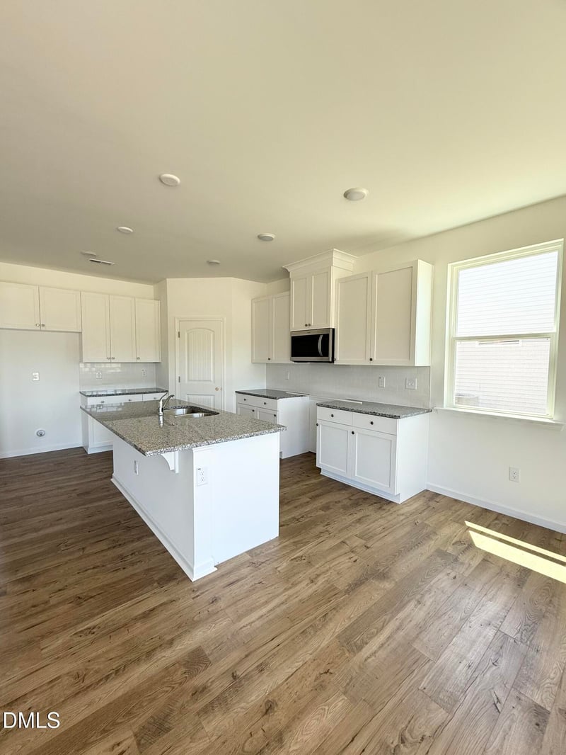 584 Providence Creek Dr, Fuquay Varina, NC 27526