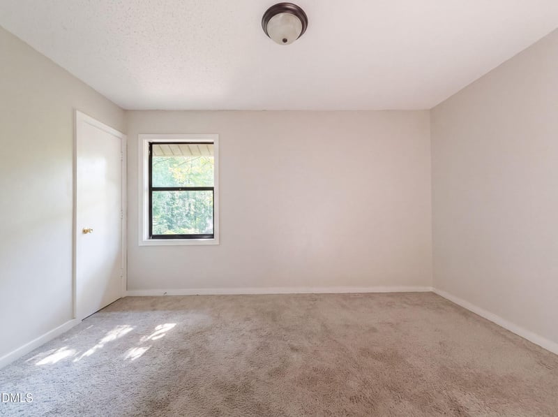 5844 Waters Edge Dr, Fayetteville, NC 28314