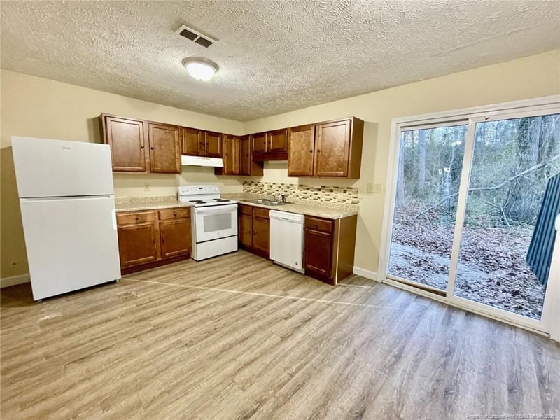 5846 Aftonshire Dr, Fayetteville, NC 28304